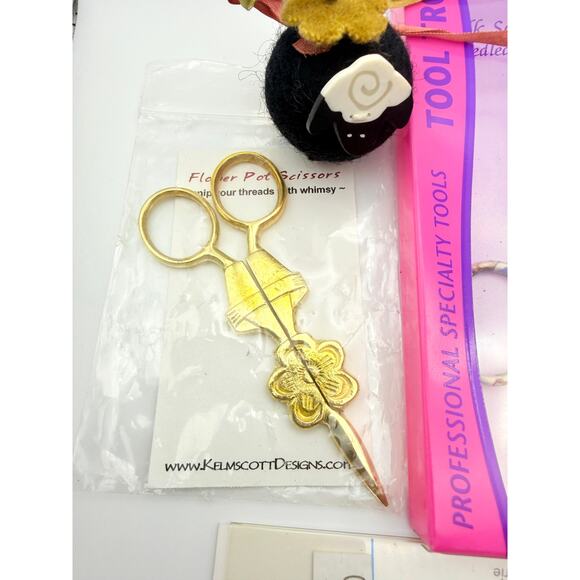 4 Unopened Vintage Embroidery Scissors w/ Black Sheep | Kelmscott, Premax, Italy - Picture 5 of 6